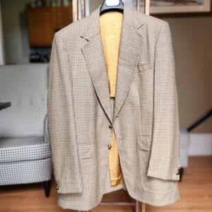 Unique half lined checked sport coat